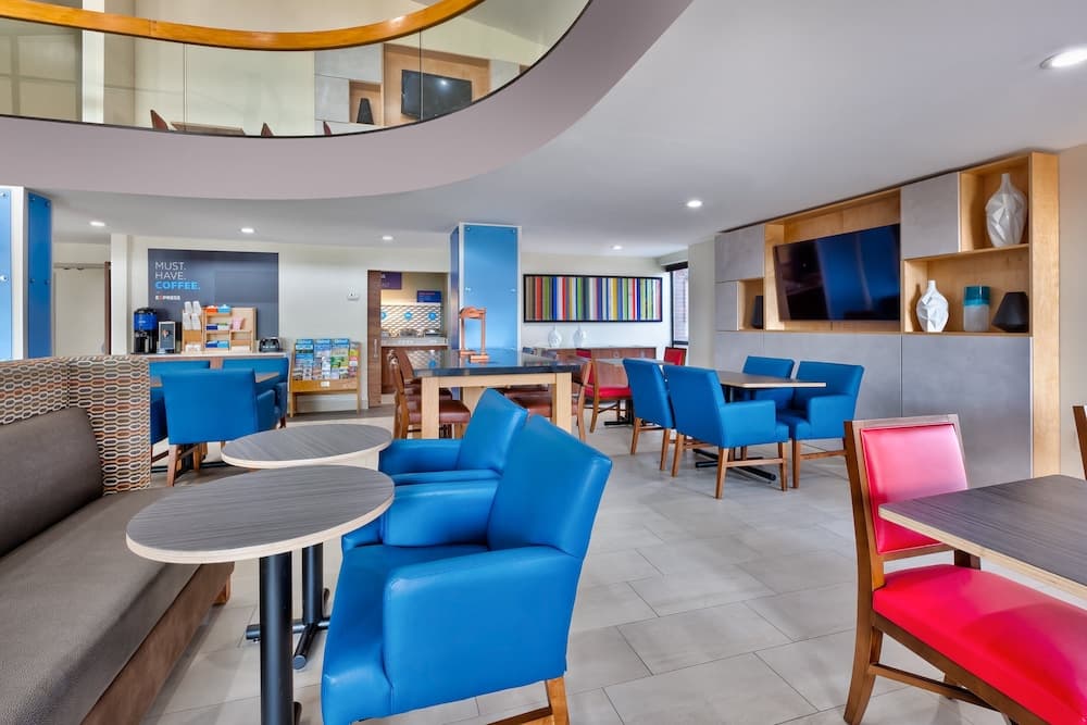 Holiday Inn Express Detroit-Warren by IHG gallery photo in Warren, MI — image 24