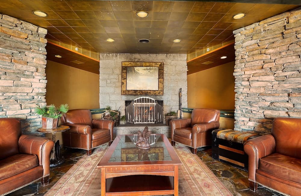 Holiday Inn Club Vacations Tahoe Ridge Resort by IHG interior in Stateline, NV — gallery photo 2
