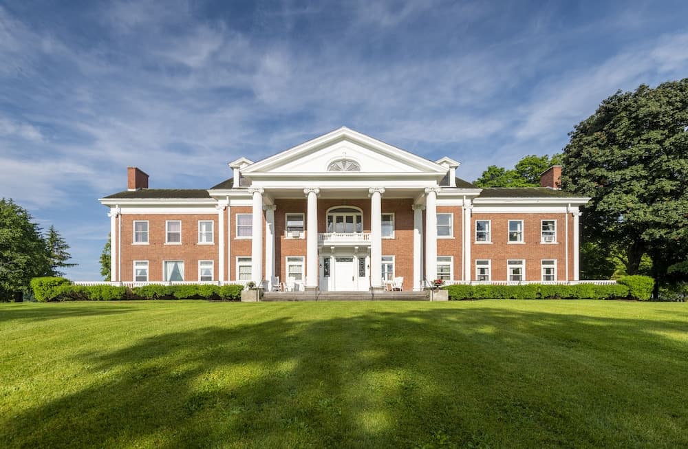 White Springs Manor a Belhurst Property — hotel in Geneva, New York