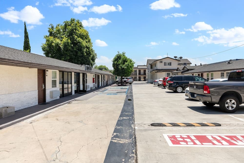Le Blanc Inn & Suites gallery photo in El Monte, CA — image 58
