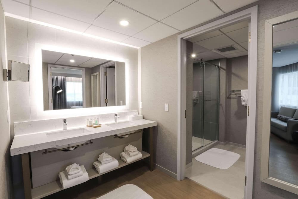 Radisson Plaza Hotel at Kalamazoo Center gallery photo in Kalamazoo, MI — image 65