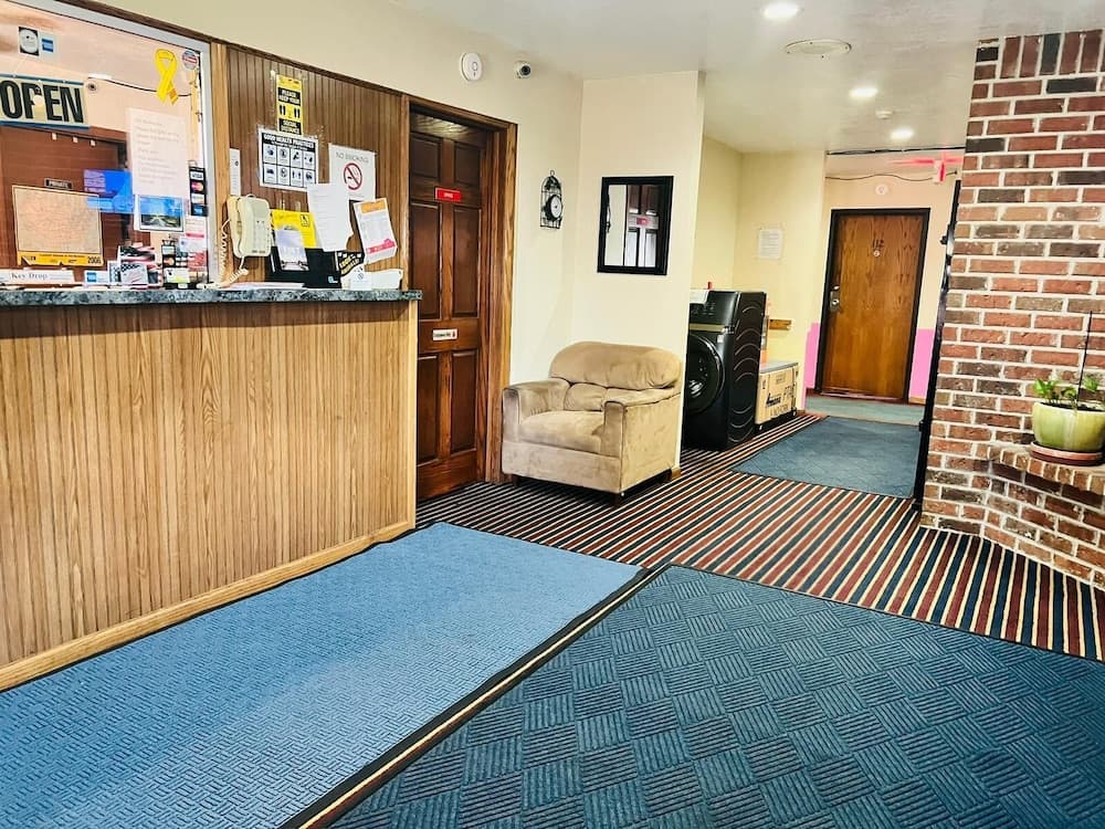 Villa Inn Motel Near Hwy 12 WI Capital O interior in Fort Atkinson, WI — gallery photo 2