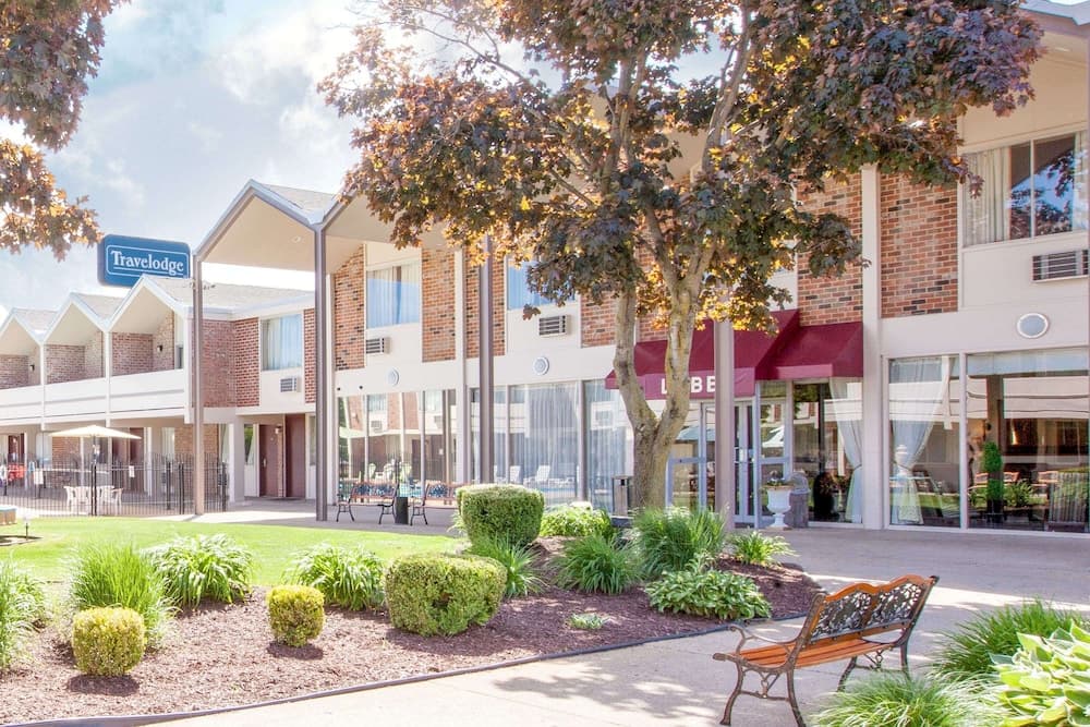 Travelodge by Wyndham Jackson — hotel in Jackson, Michigan