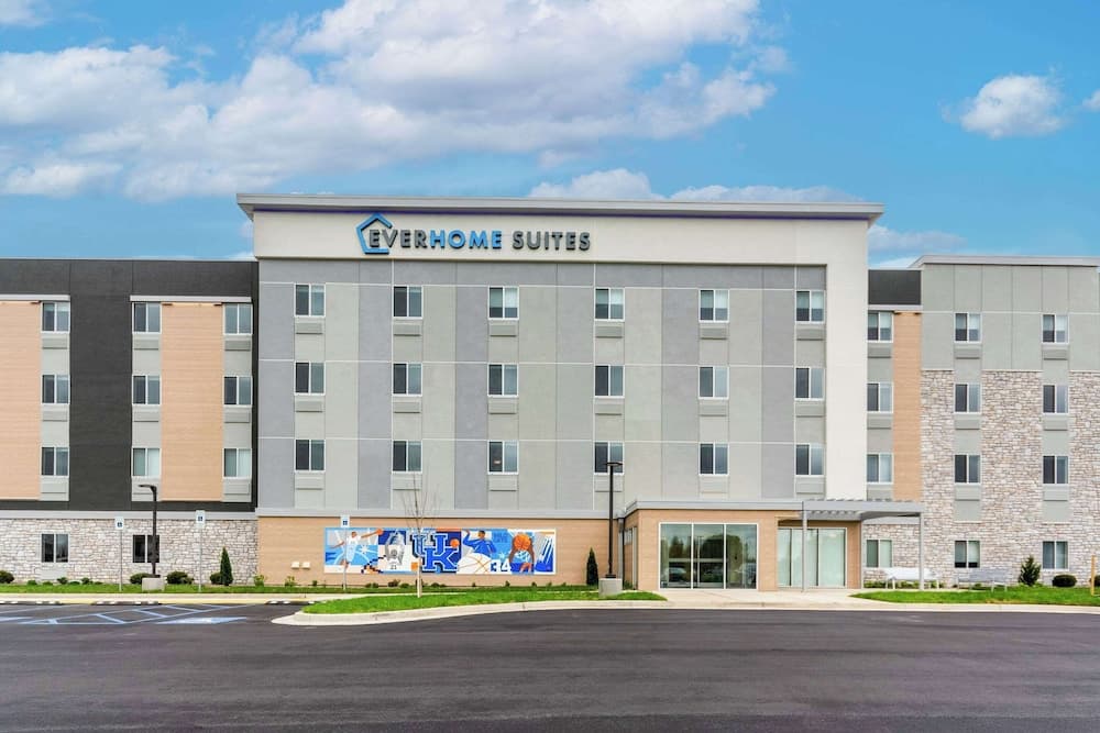 Everhome Suites Lexington - Horse Park — hotel in Lexington, Kentucky