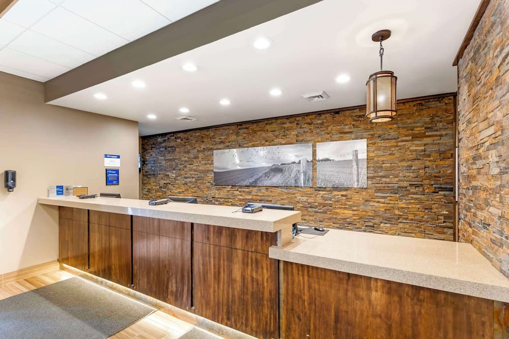 Best Western CottonTree Inn interior in Rawlins, WY — gallery photo 2