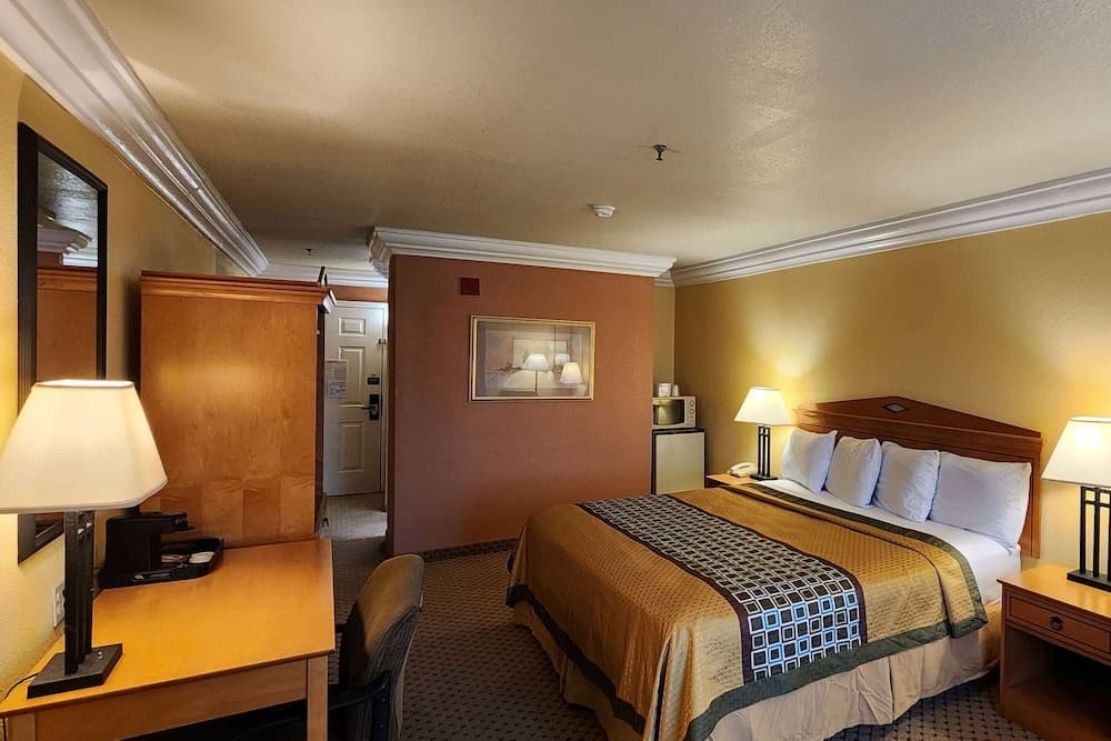 Super 8 by Wyndham Temple I-35 gallery photo in Temple, TX — image 21