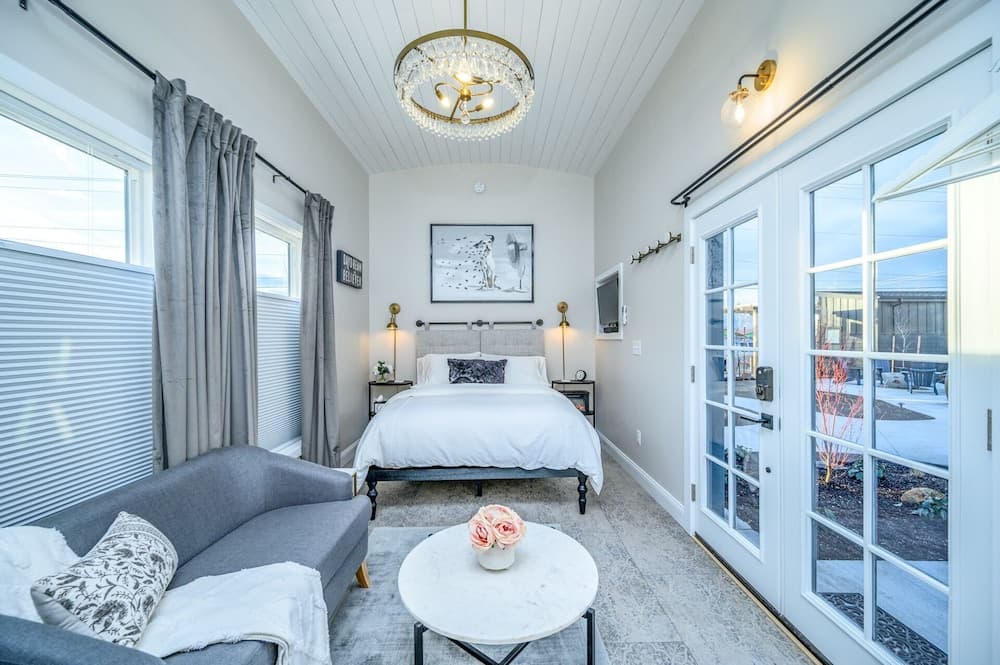 The Boutique Retreat gallery photo in McMinnville, OR — image 73