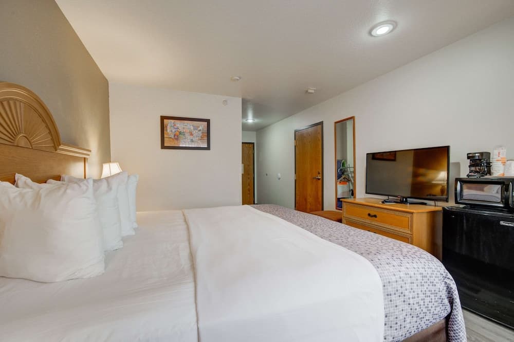 Econo Lodge Livingston Gateway to Yellowstone property views in Livingston, MT — gallery photo 3