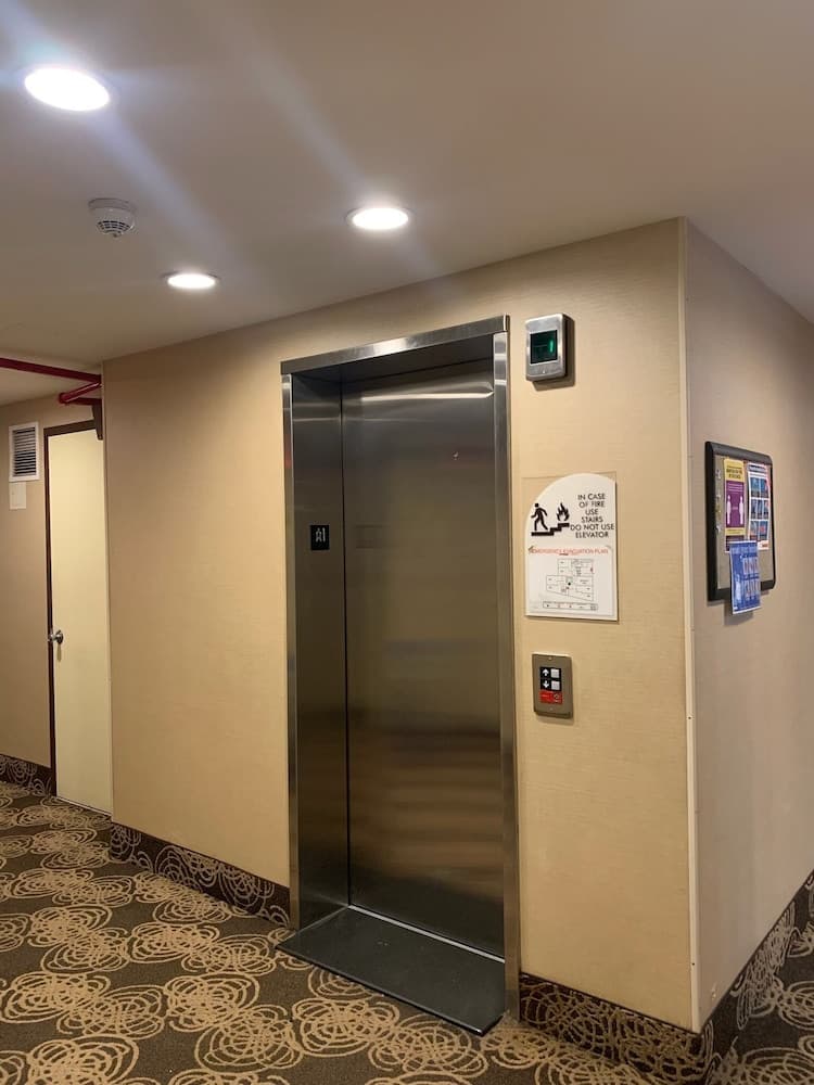 Sky Hotel Flushing/LaGuardia Airport property views in Flushing, NY — gallery photo 3