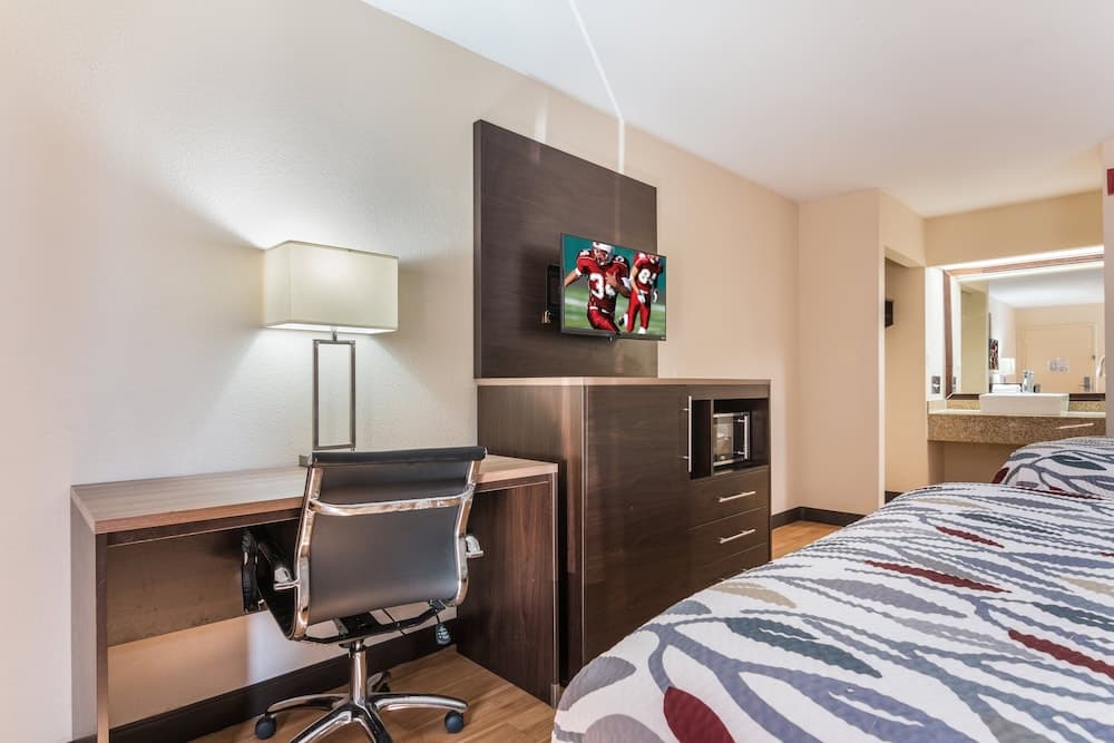 Red Roof Inn Texarkana interior in Texarkana, TX — gallery photo 2