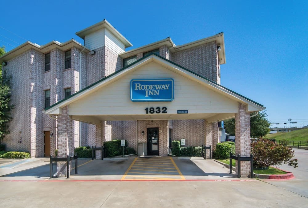 Rodeway Inn Carrollton I-35E gallery photo in Carrollton, TX — image 12