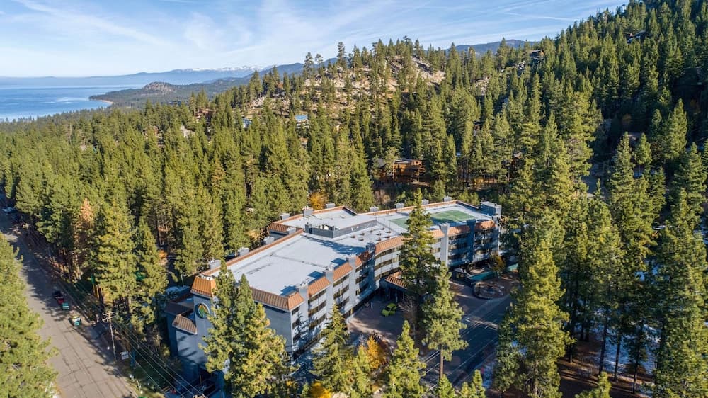 Hilton Vacation Club Tahoe Seasons Lake Tahoe interior in South Lake Tahoe, CA — gallery photo 2
