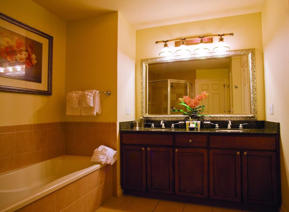 WorldMark Reunion interior in Kissimmee, FL — gallery photo 2