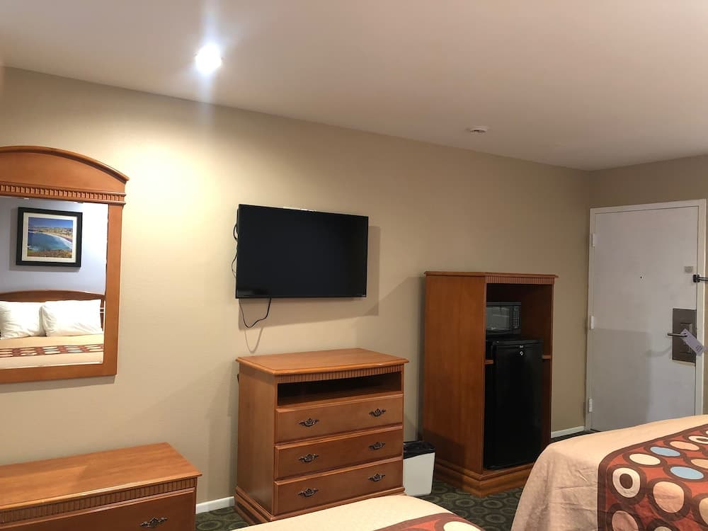 Orange Tustin Inn gallery photo in Orange, CA — image 6