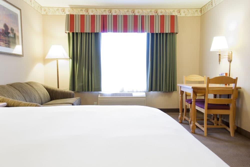 Country Inn & Suites by Radisson, Cedar Falls, IA gallery photo in Cedar Falls, IA — image 14