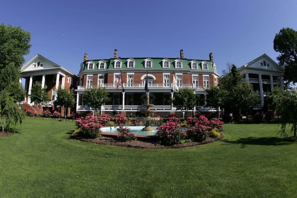 The Martha Washington Inn And Spa — hotel in Abingdon, Virginia