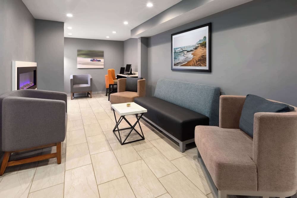 La Quinta Inn by Wyndham Sheboygan property views in Sheboygan, WI — gallery photo 3