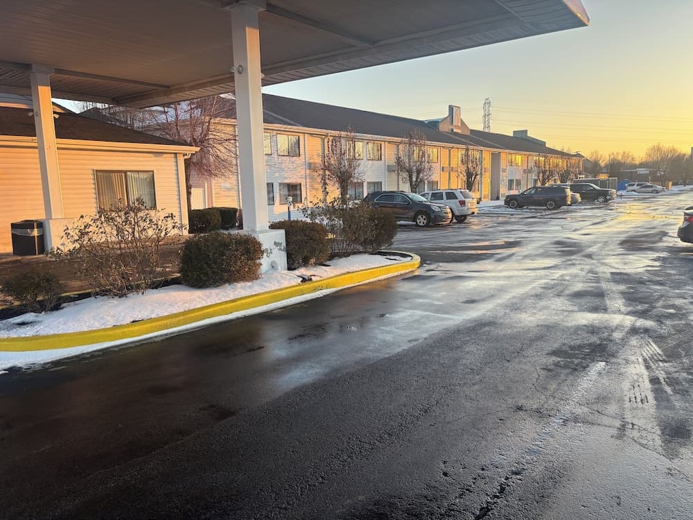 Red Roof Inn Kokomo interior in Kokomo, IN — gallery photo 2