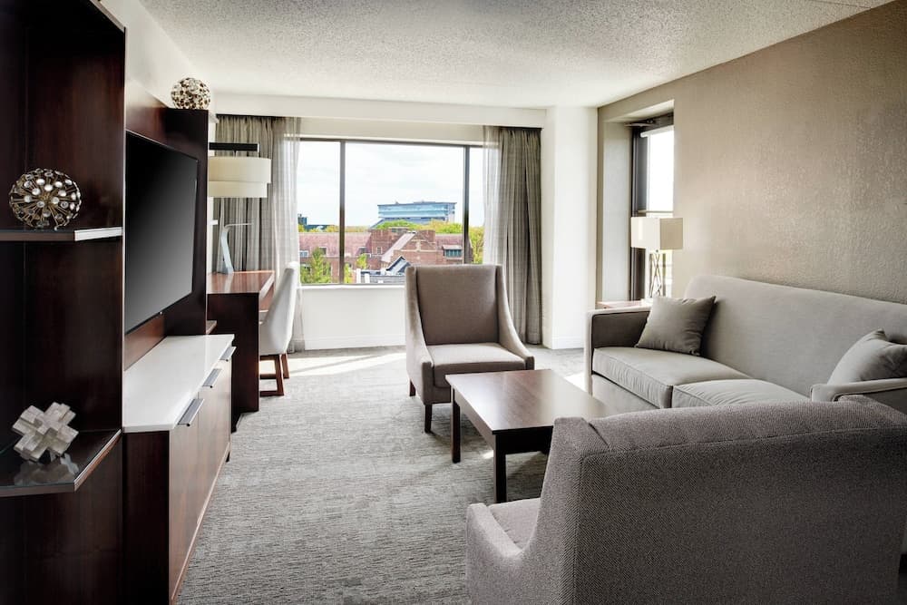 Marriott East Lansing at University Place gallery photo in East Lansing, MI — image 31