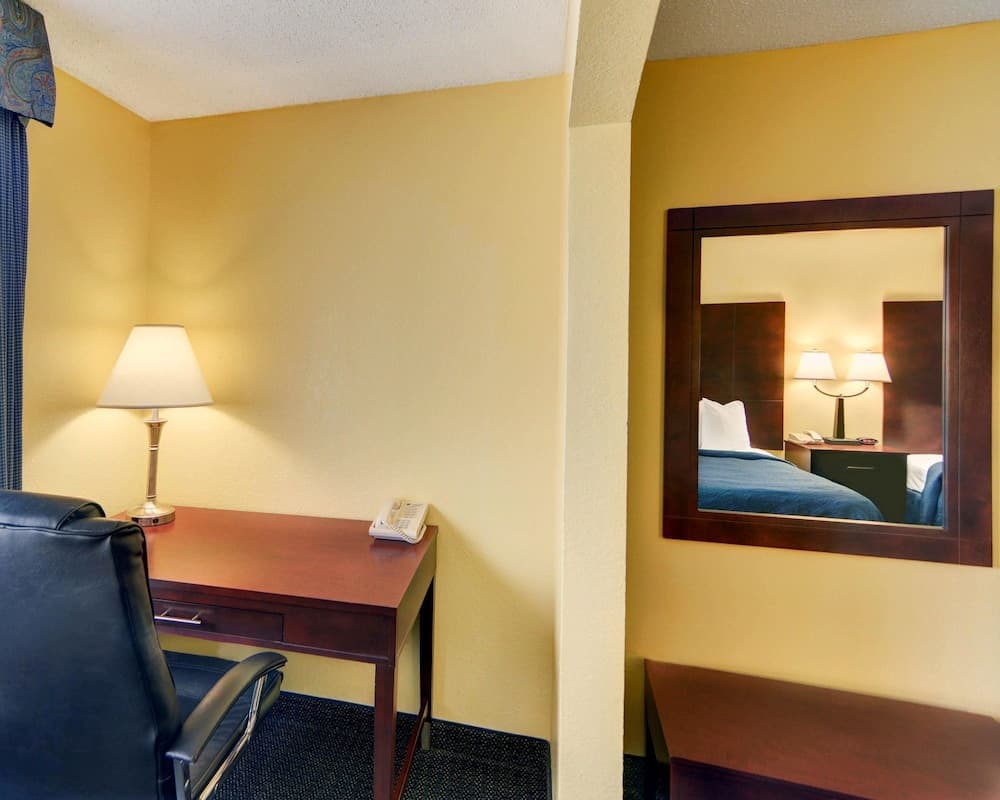 Quality Inn & Suites Grand Prairie South gallery photo in Grand Prairie, TX — image 18