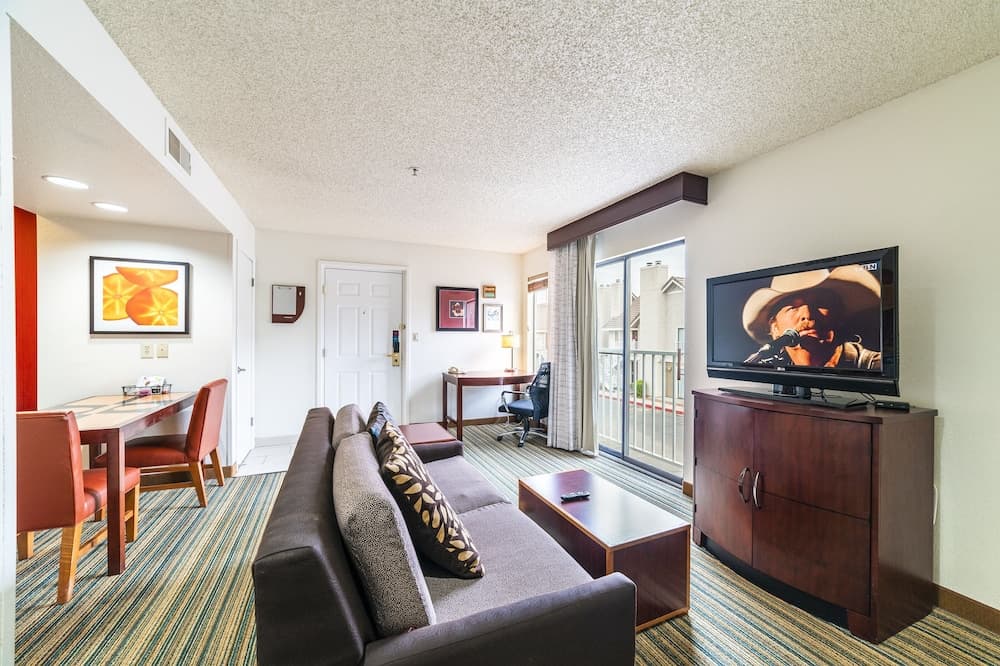 Metro Phoenix Extended Stay property views in Phoenix, AZ — gallery photo 3