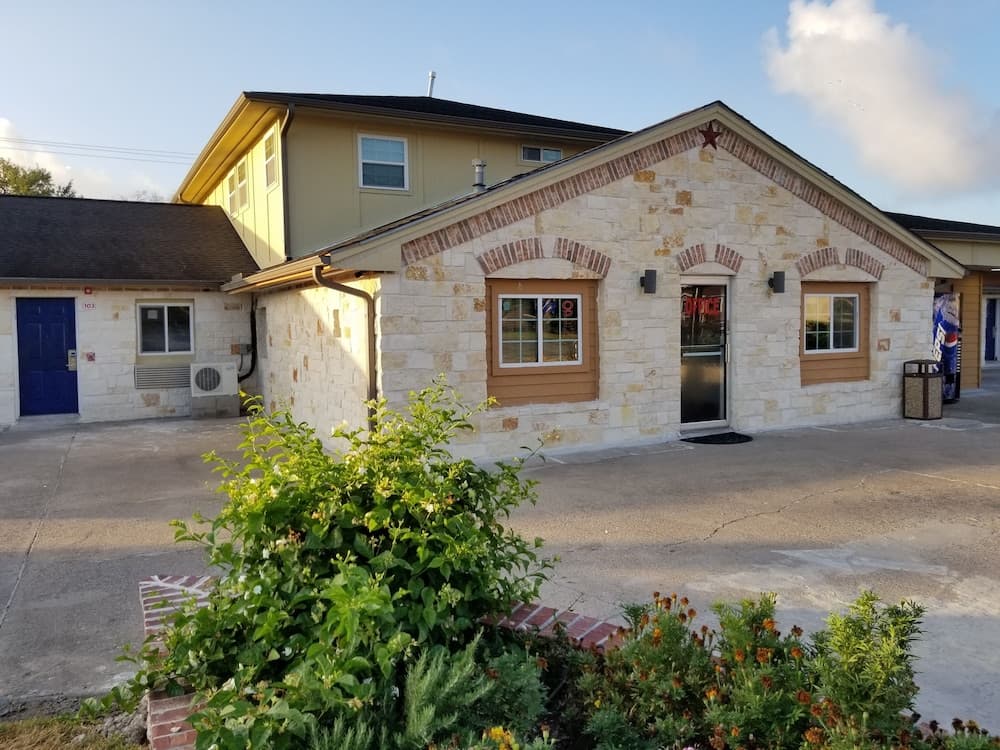 Lone Star Inn by FairBridge — hotel in Rosenberg, Texas
