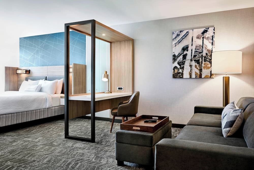SpringHill Suites by Marriott Eau Claire interior in Eau Claire, WI — gallery photo 2
