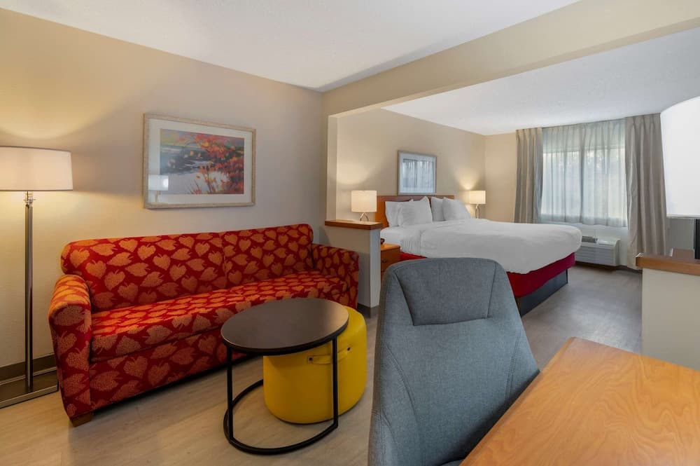 Comfort Inn & Suites Zanesville City Center gallery photo in Zanesville, OH — image 23