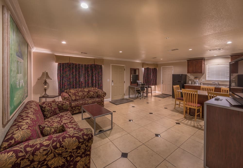 Edgewater Inn Reedley gallery photo in Reedley, CA — image 6
