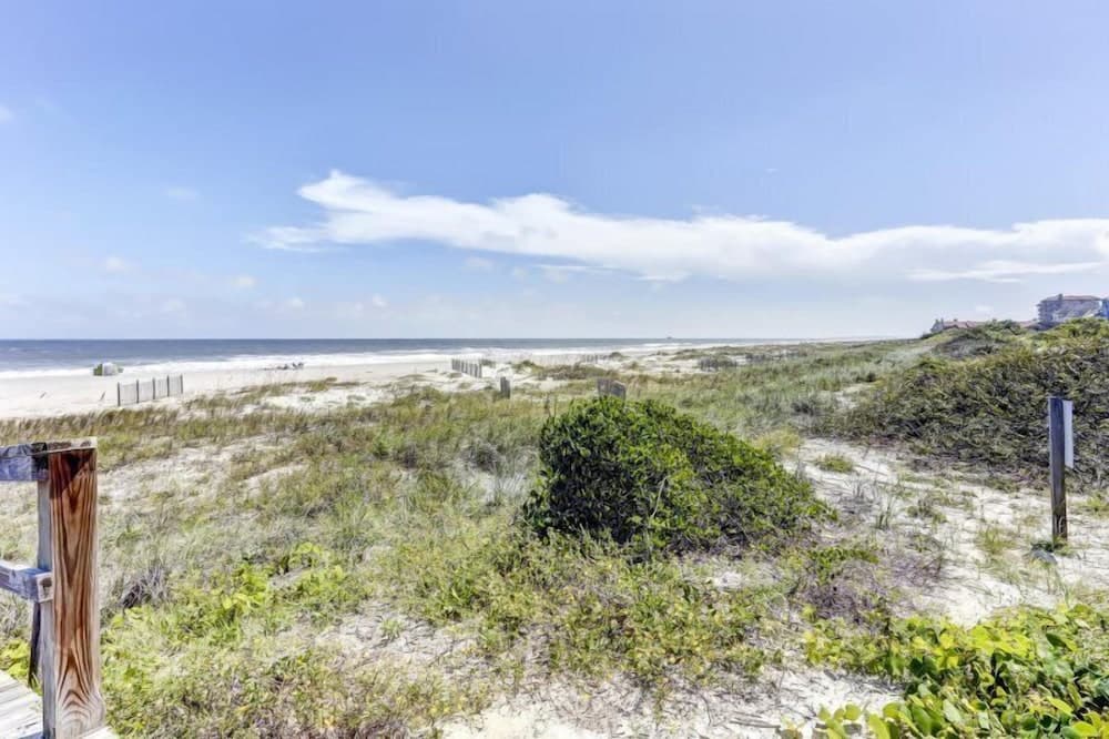 1812-turtle Dunes interior in Fernandina Beach, FL — gallery photo 2