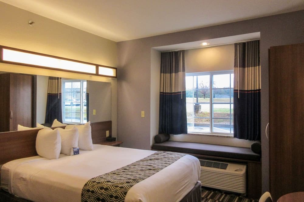 Quality Inn & Suites Caldwell I-77 property views in Caldwell, OH — gallery photo 3
