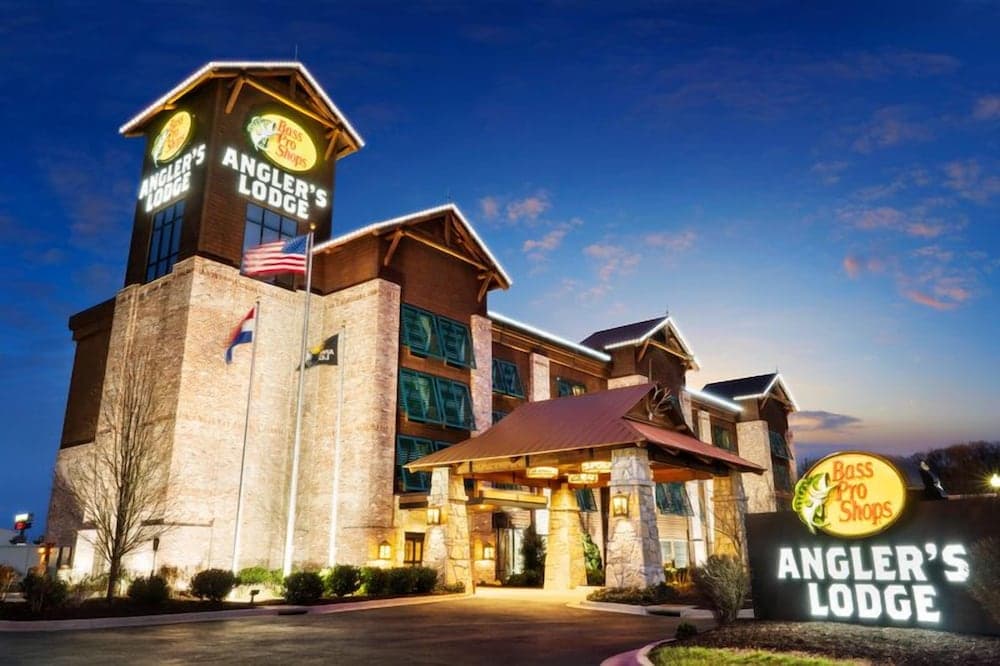 Angler's Lodge Hollister featured exterior or lobby in Hollister, MO — similar hotel