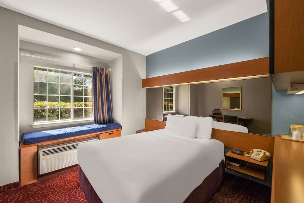 Econo Lodge Inn & Suites Mesquite - Dallas East gallery photo in Mesquite, TX — image 27