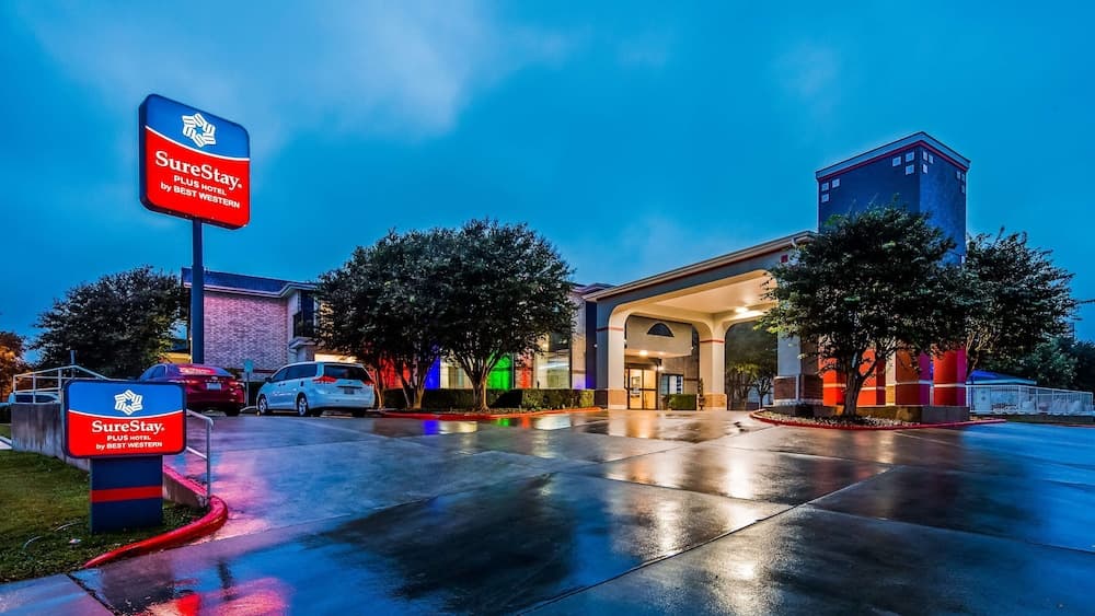 SureStay Plus by Best Western San Antonio Airport featured exterior or lobby in San Antonio, TX — similar hotel