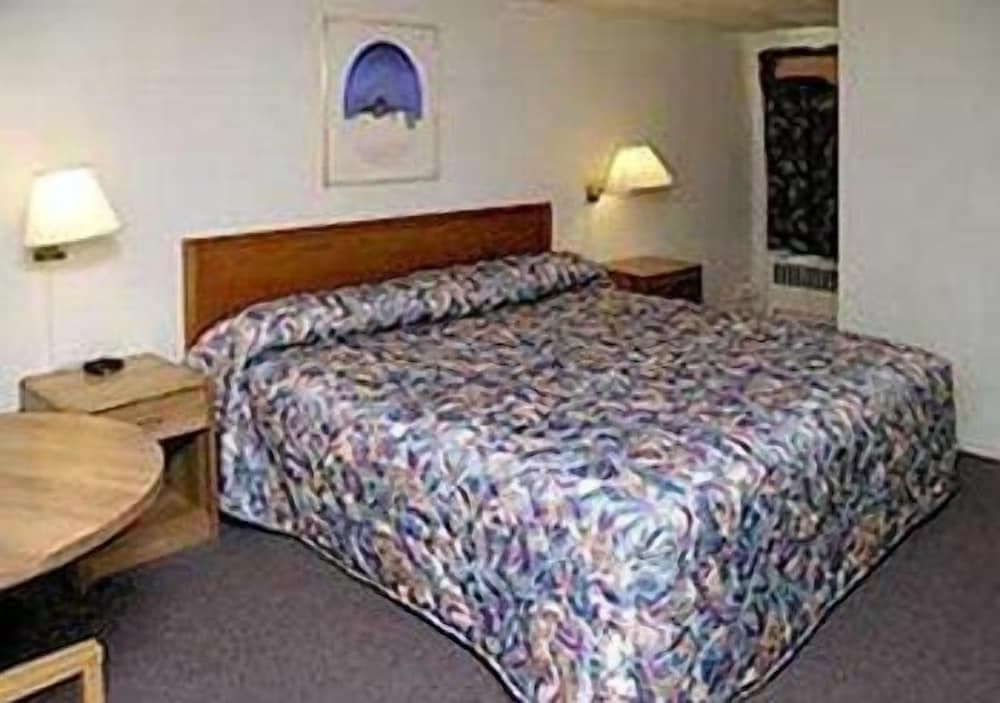 Econo Lodge gallery photo in Westminster — image 15