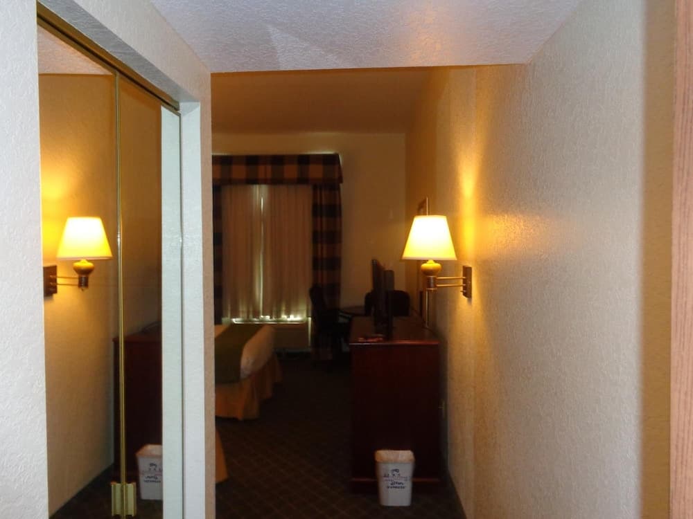 Ruskin Inn Hotel gallery photo in Ruskin, FL — image 48