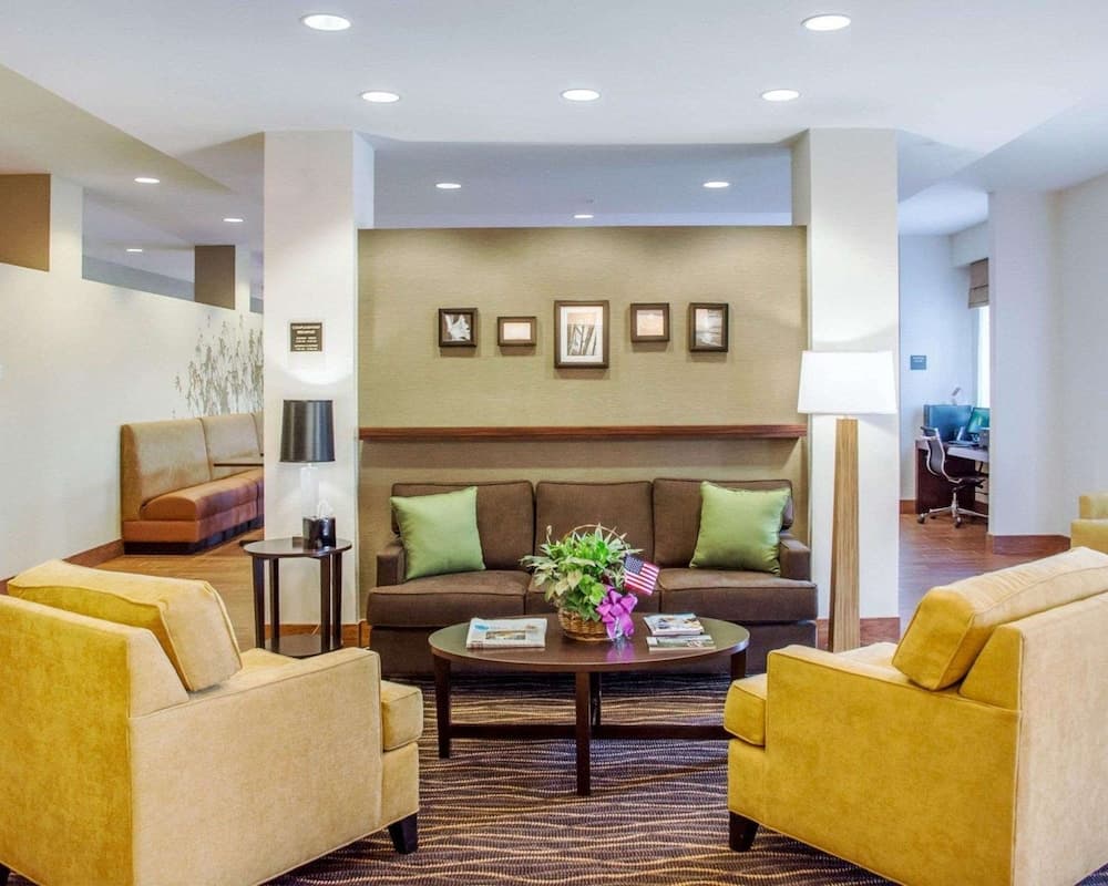 Sleep Inn & Suites Parkersburg - Mineral Wells interior in Parkersburg, WV — gallery photo 2