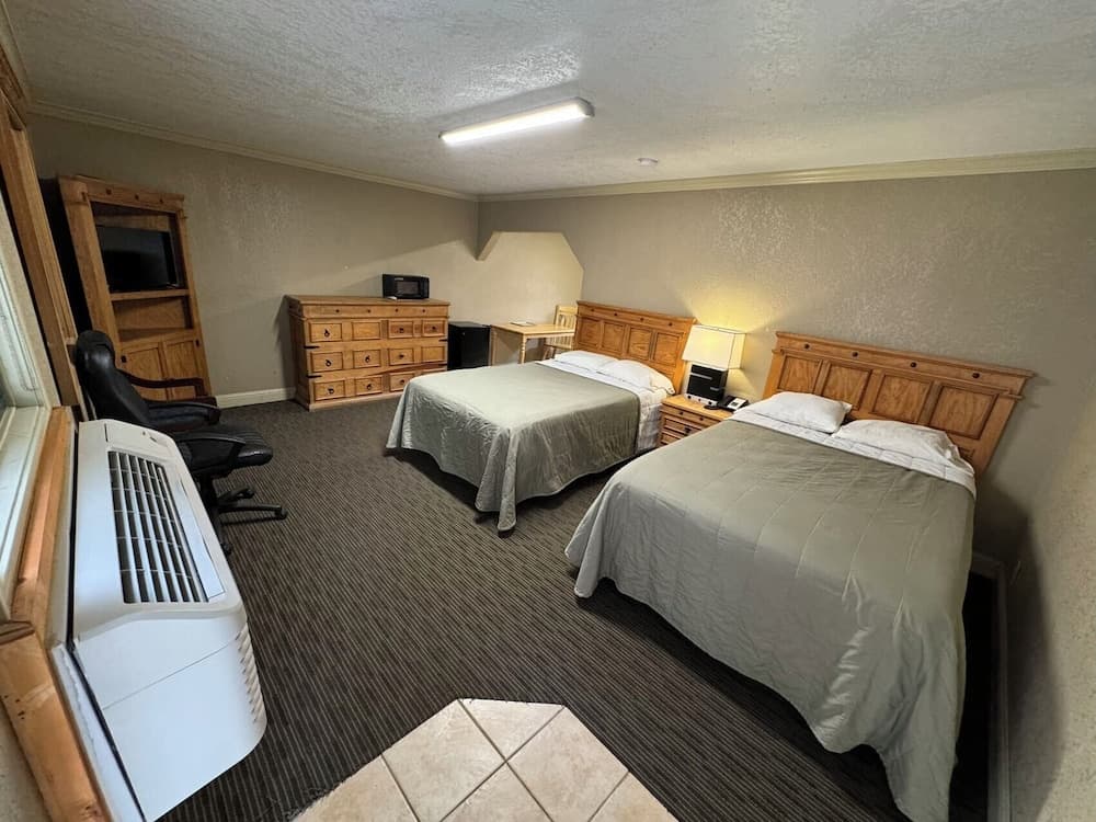Oriental Hotel property views in Canadian, TX — gallery photo 3