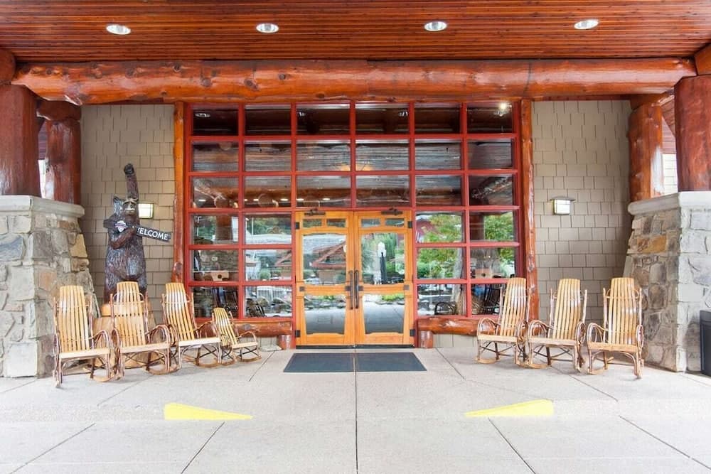 Bearskin Lodge on the River property views in Gatlinburg, TN — gallery photo 3