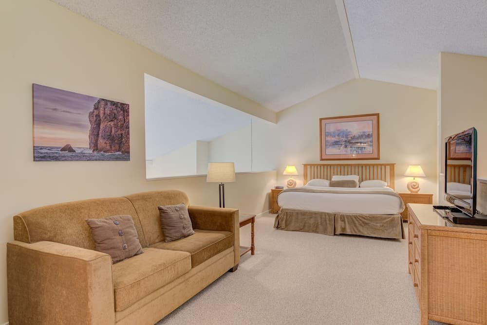 Inn at Otter Crest property views in Otter Rock — gallery photo 3