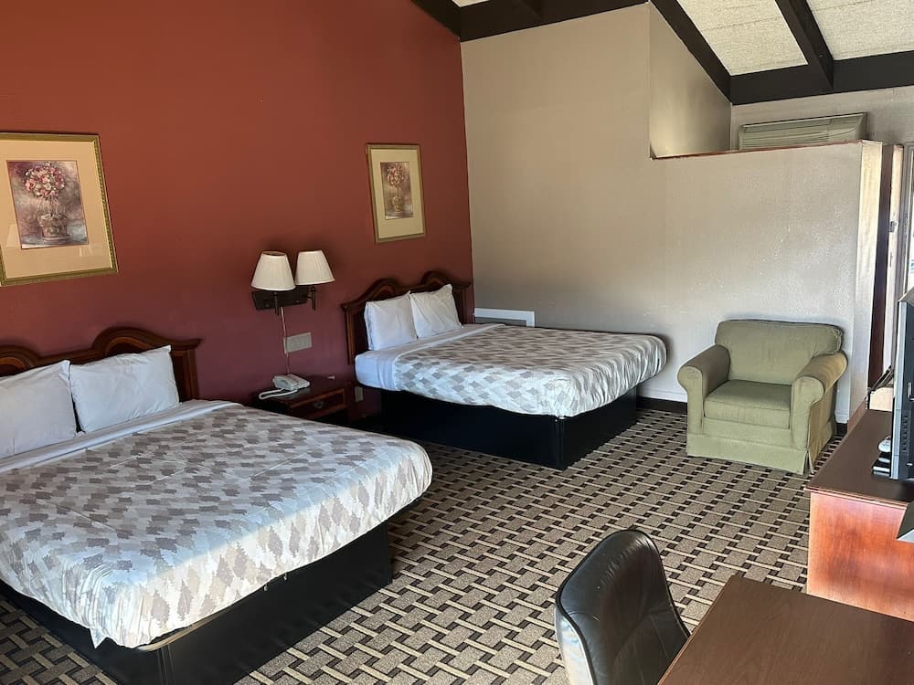 Americas Best Value Inn Franklin interior in Franklin, NC — gallery photo 2