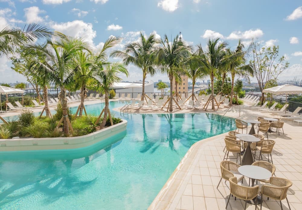 Gale Miami Hotel and Residences featured exterior or lobby in Miami, FL — similar hotel