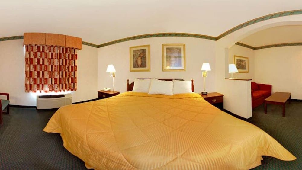 Quality Inn & Suites Evansville North gallery photo in Evansville, IN — image 12