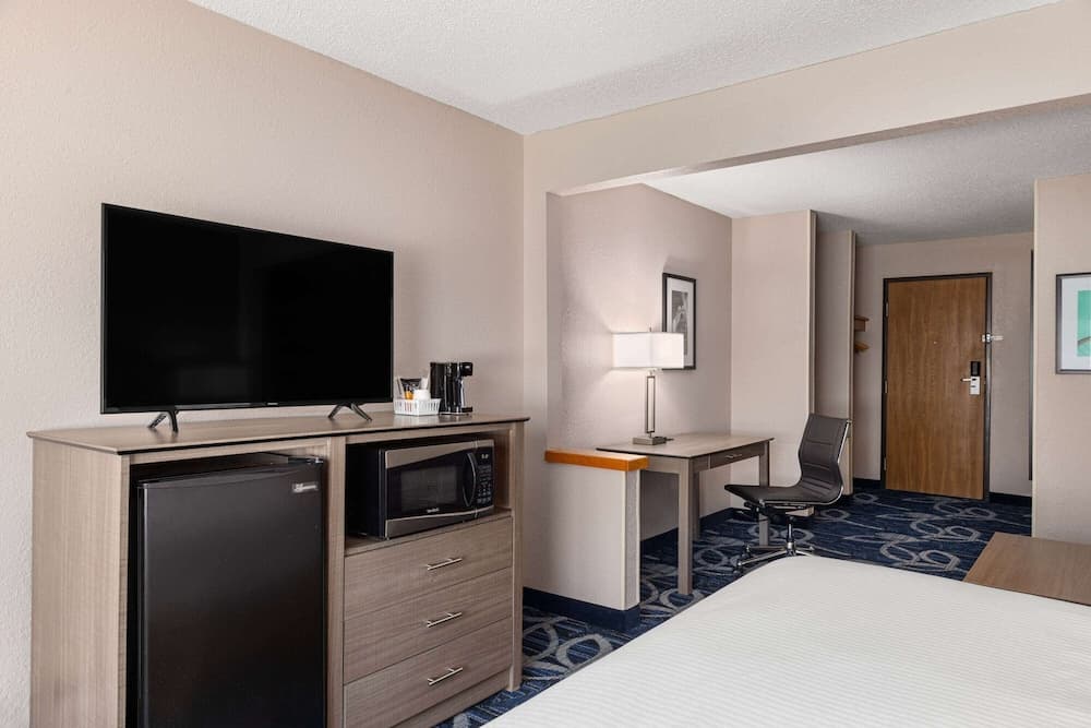 Baymont by Wyndham Waterloo gallery photo in Waterloo, IA — image 32
