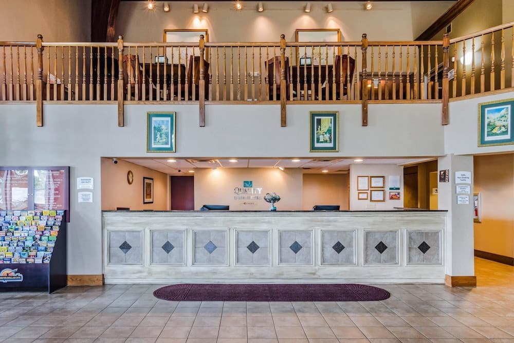 Quality Inn & Suites Carthage near Precious Moments Chapel property views in Carthage, MO — gallery photo 3