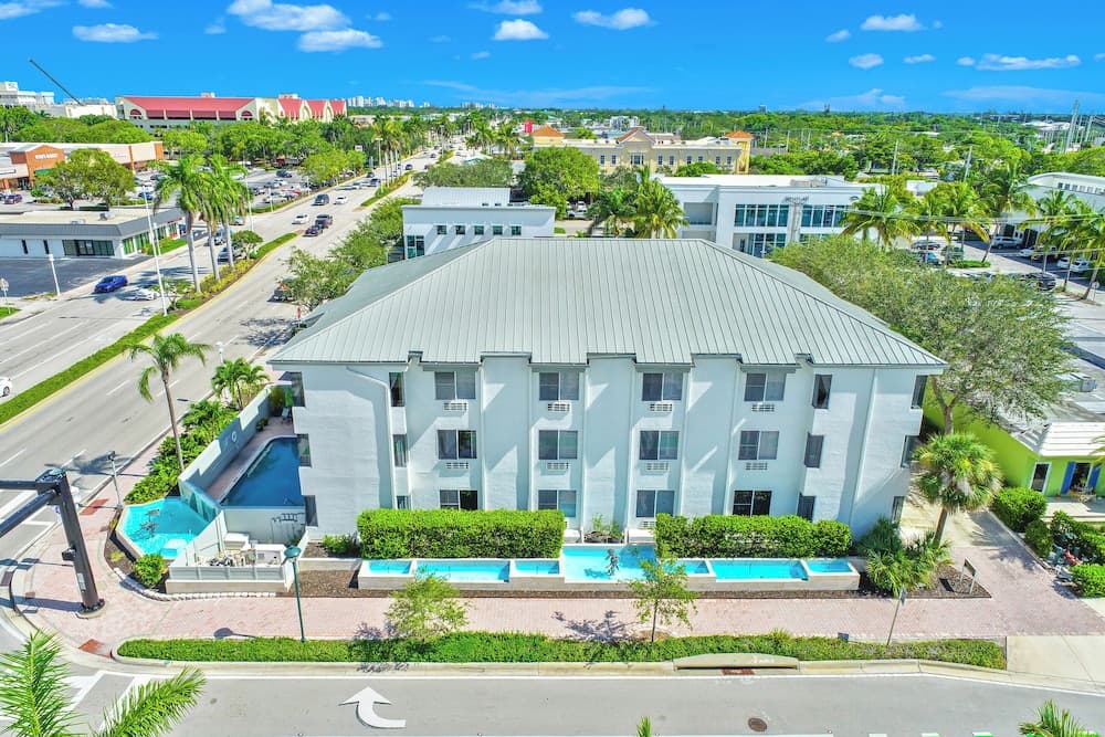 Naples Park Central Hotel gallery photo in Naples, FL — image 16