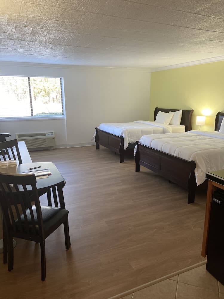 Ramada by Wyndham Butler/Tesla Biohealing Resort gallery photo in Butler, PA — image 33