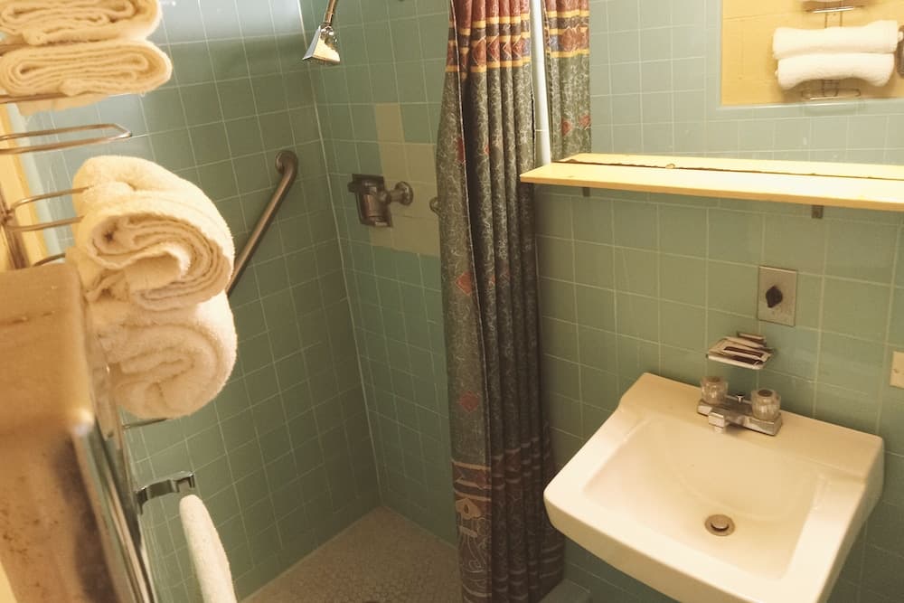Blue Way Inn And Suites Winfield property views in Winfield, KS — gallery photo 3