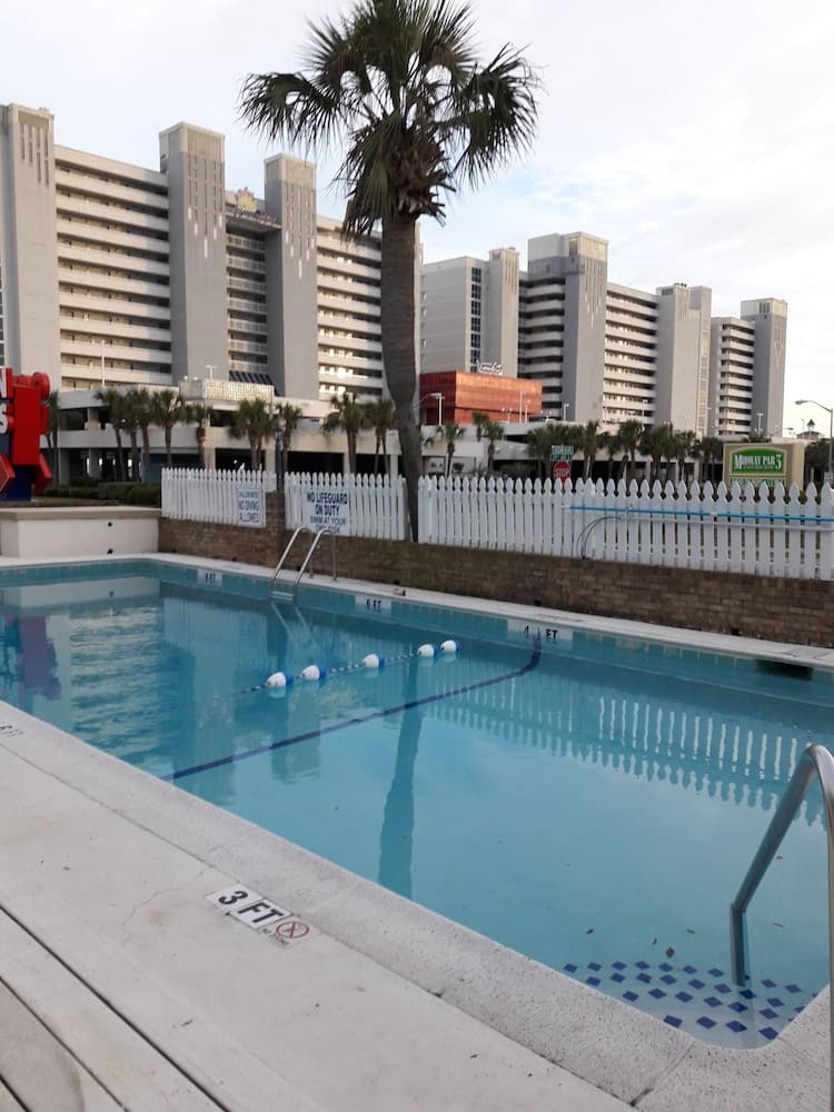 Ocean Waves Hotel interior in Myrtle Beach, SC — gallery photo 2