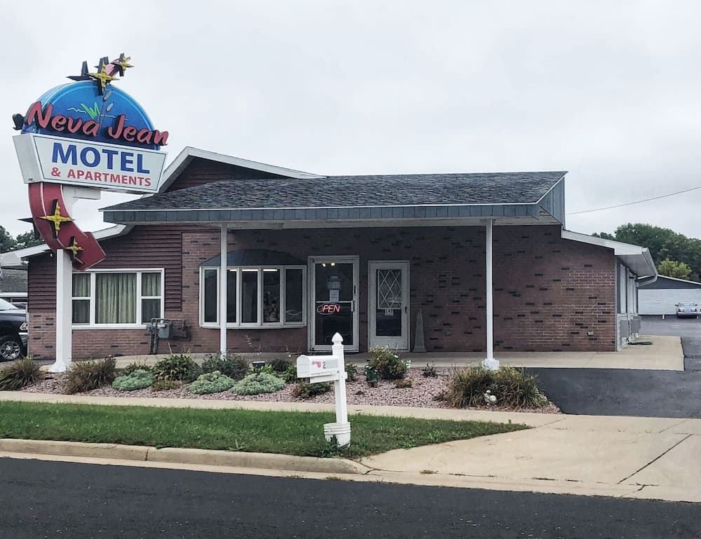 Neva Jean Motel — hotel in Marshfield, Wisconsin